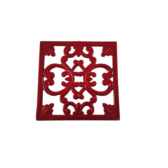 Vintage Red Enamel Cast Iron Trivet With Rubber Feet & Hanging Ring - Picture 4 of 11